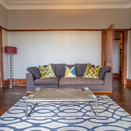 Pass The Keys Beautiful, Traditional 2 Bed Flat W Free Parking Glasgow Luaran gambar